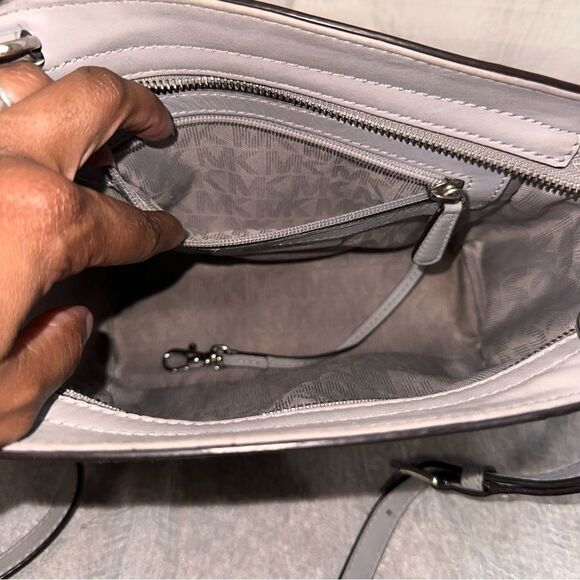 MICHAEL KORS GREY MEDIUM SELMA CROSS BODY BAG - Picture 8 of 12